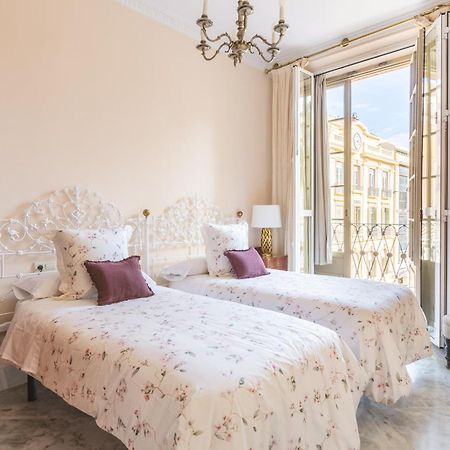 Plaza De La Constitucion Apartment Malaga Bagian luar foto