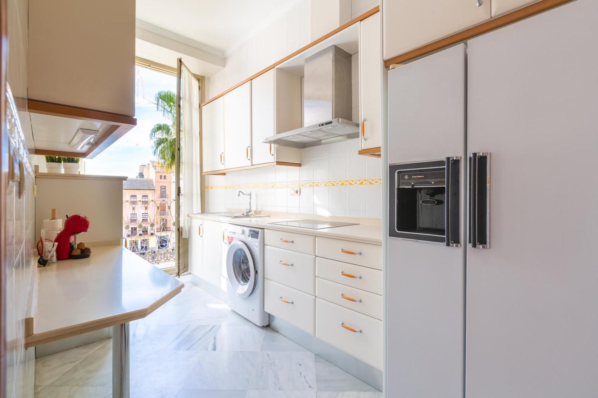 Plaza De La Constitucion Apartment Malaga Bagian luar foto