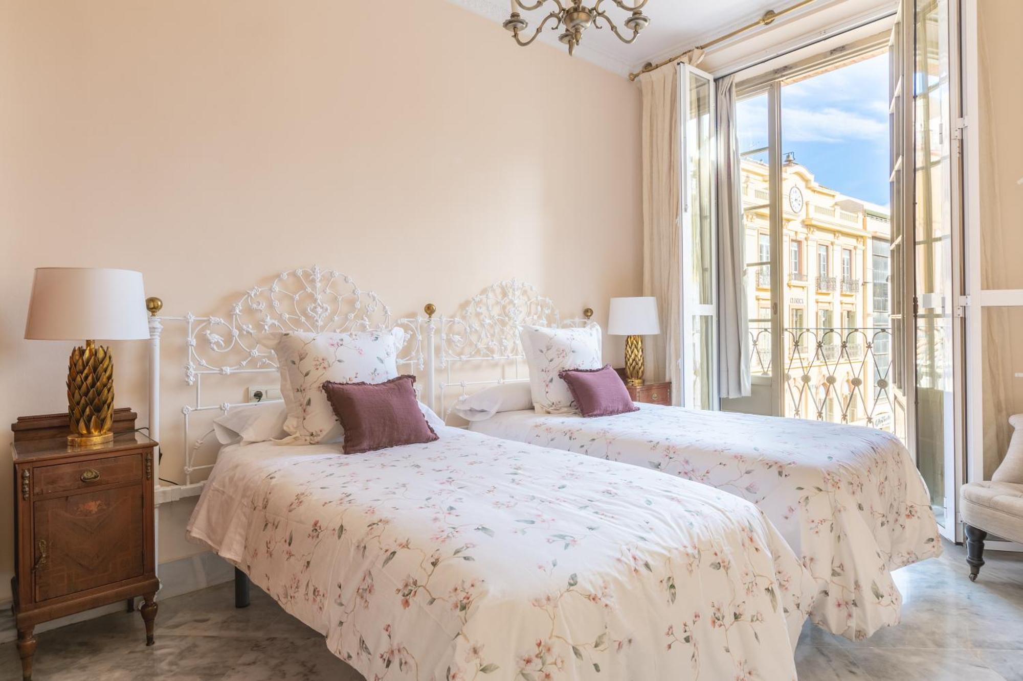 Plaza De La Constitucion Apartment Malaga Bagian luar foto