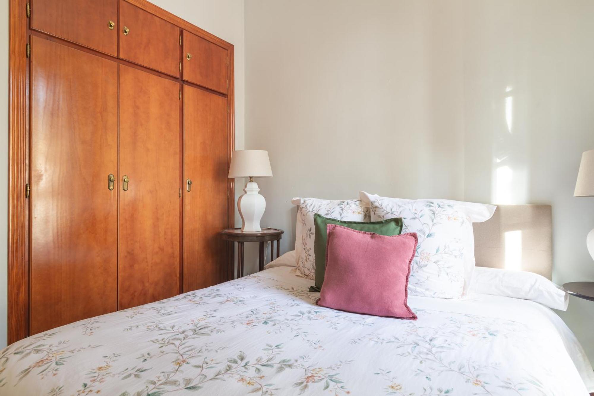 Plaza De La Constitucion Apartment Malaga Bagian luar foto