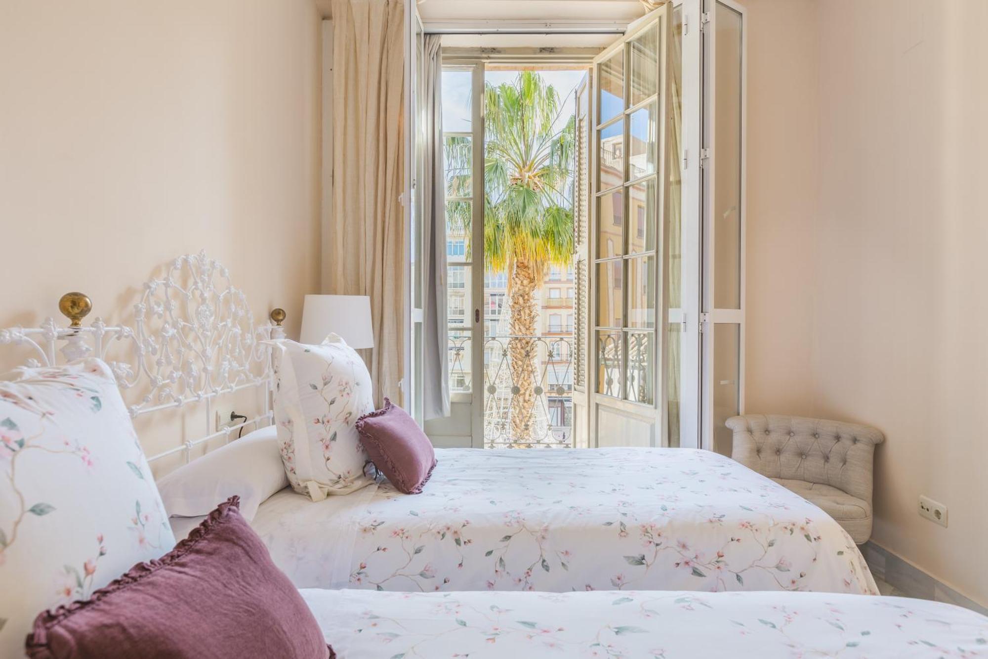 Plaza De La Constitucion Apartment Malaga Bagian luar foto